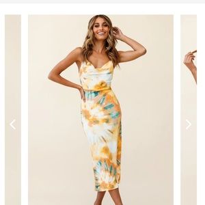 Show Me Love Cowl
Neck Midi Dress Tie-Dye
Orange Multi